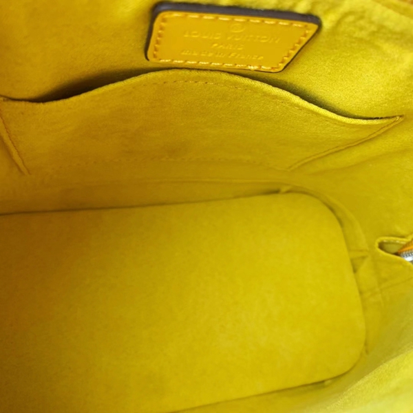 ルイヴィトンバッグ着用イメージ